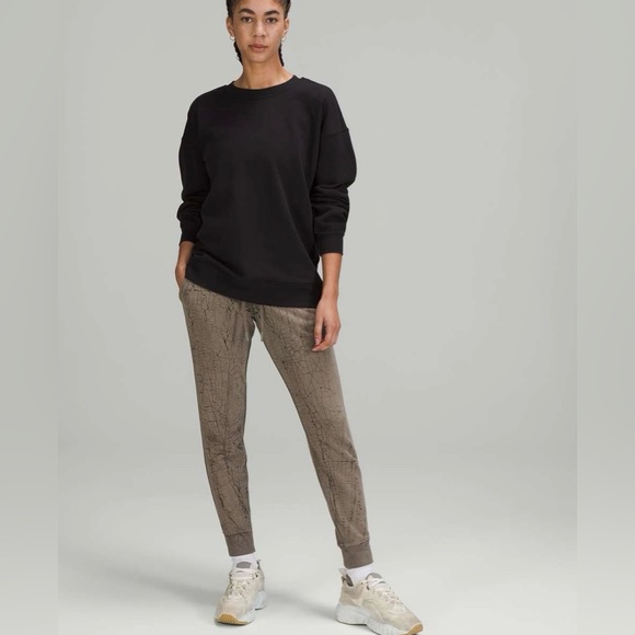 Lululemon Warm Down Jogger 7/8 Length Thread Dye Rover Black Colour Size 12 - Picture 4 of 15